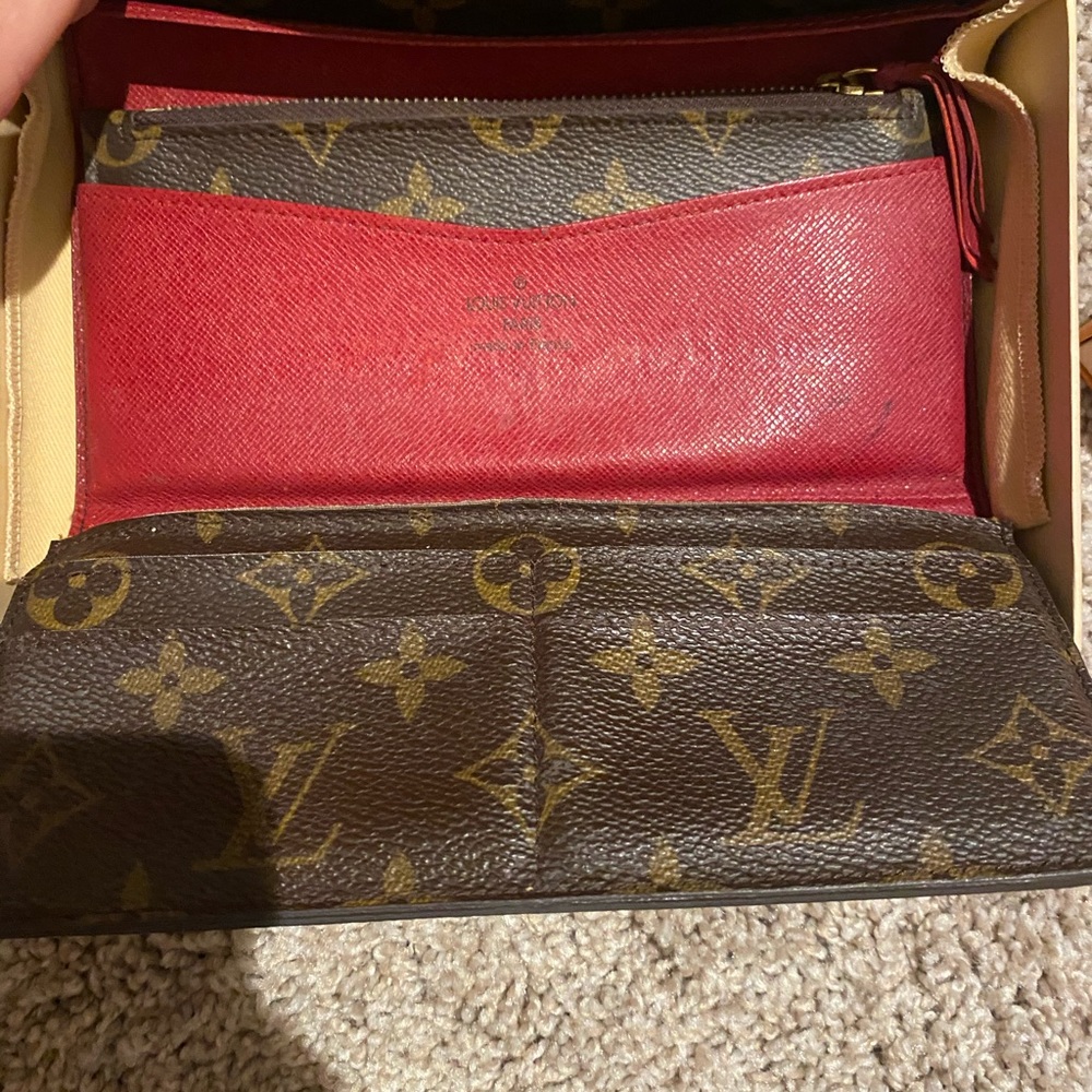 Louis Vuitton Wallet - Picture 3 of 4